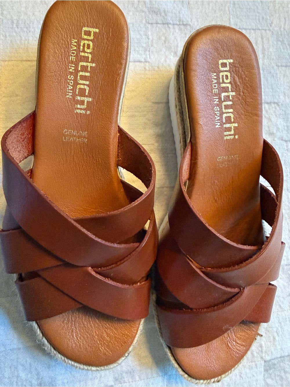 Bertuchi Women's Brown Leather Wedge Slide Sandals